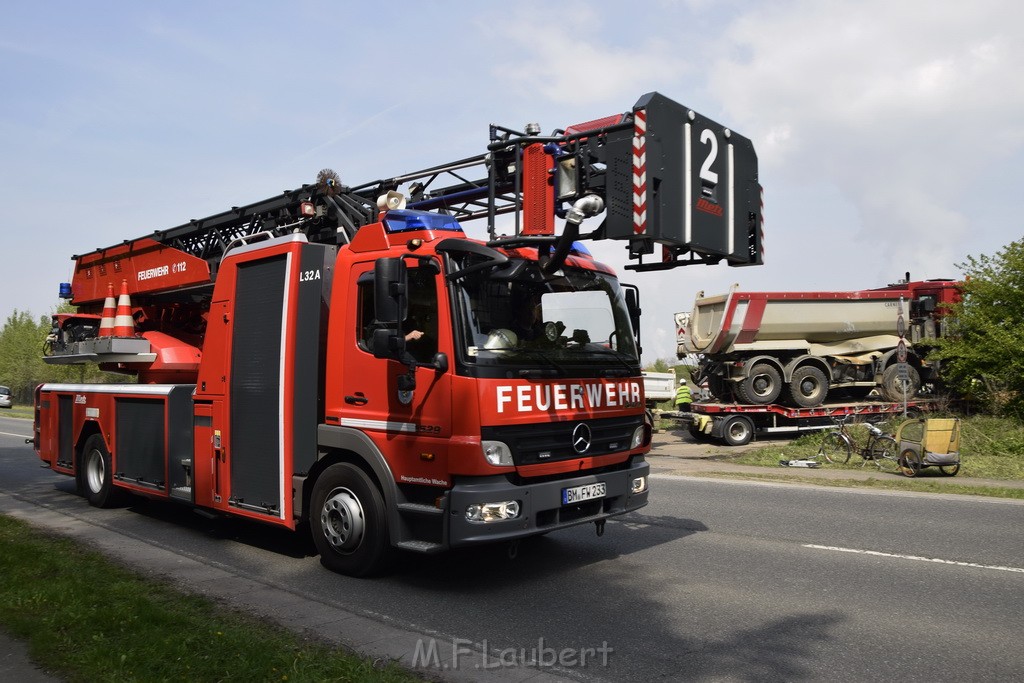 Schwerer VU LKW Zug Bergheim Kenten Koelnerstr P589.JPG - Miklos Laubert